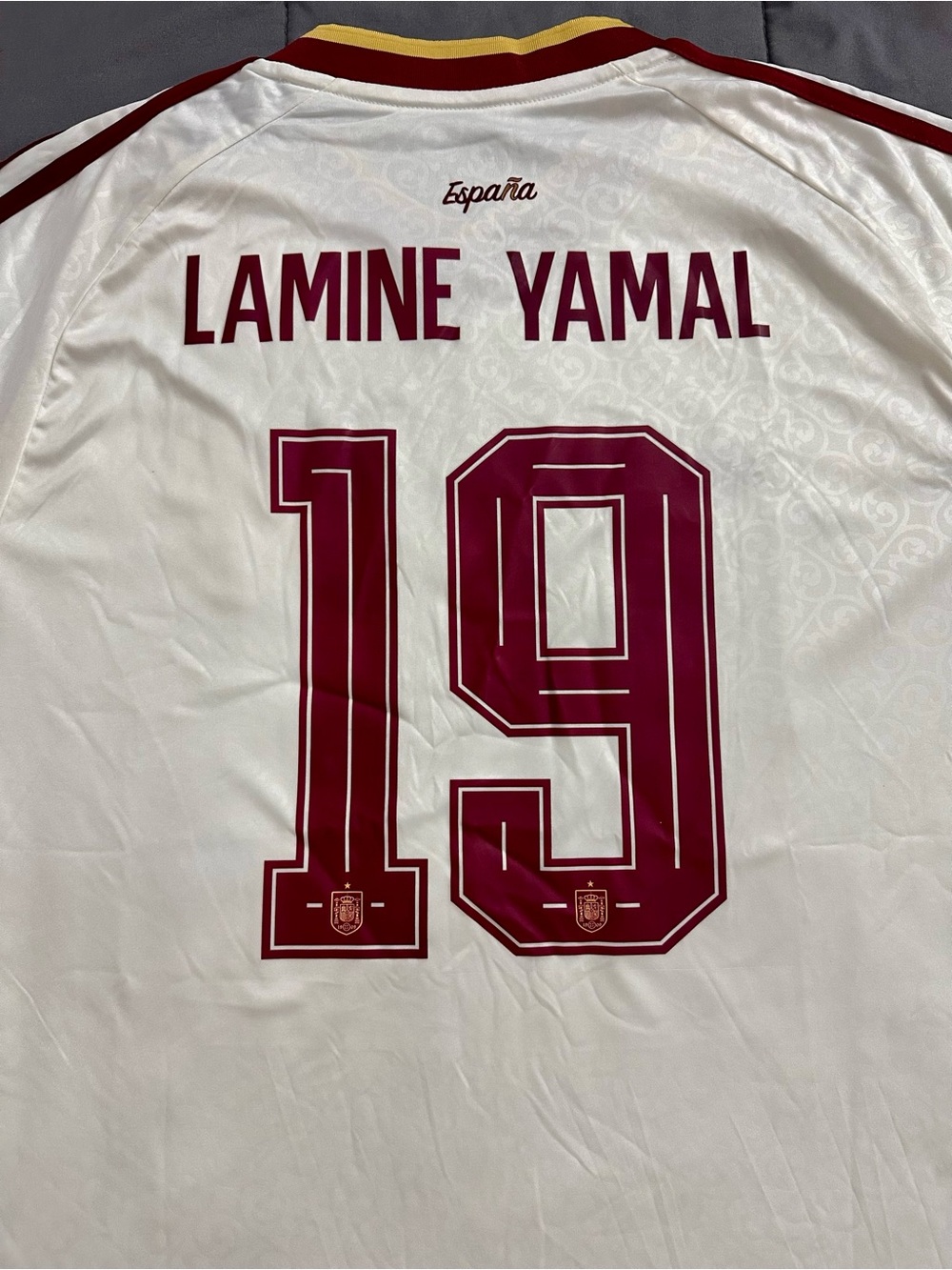 Spain Men’s White Football Jersey with Burgundy and Gold Accents - Picture 4 of 4